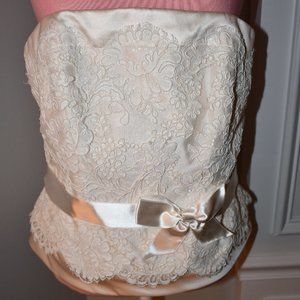 Lea Ann Belter  Ivory Bustier Lace Detail